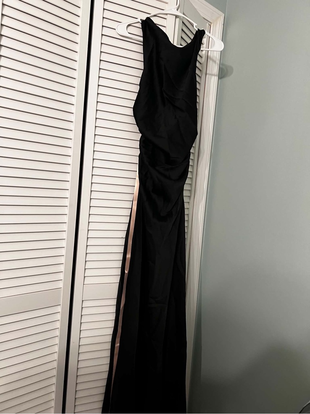 NWT Lulu’s Effortlessly Sensational Black Satin Backless Maxi Dress